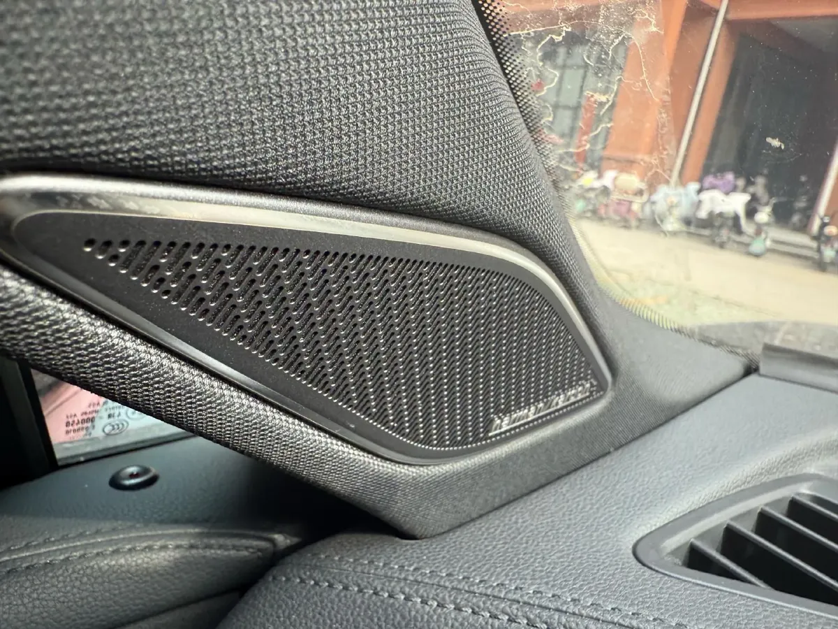 2024 Volkswagen Tiguan L 2.0T 186HP L4 7DCT,autocango,china used car exporter,china ev exporter,chinese used car exporter,chinese used ev exporter