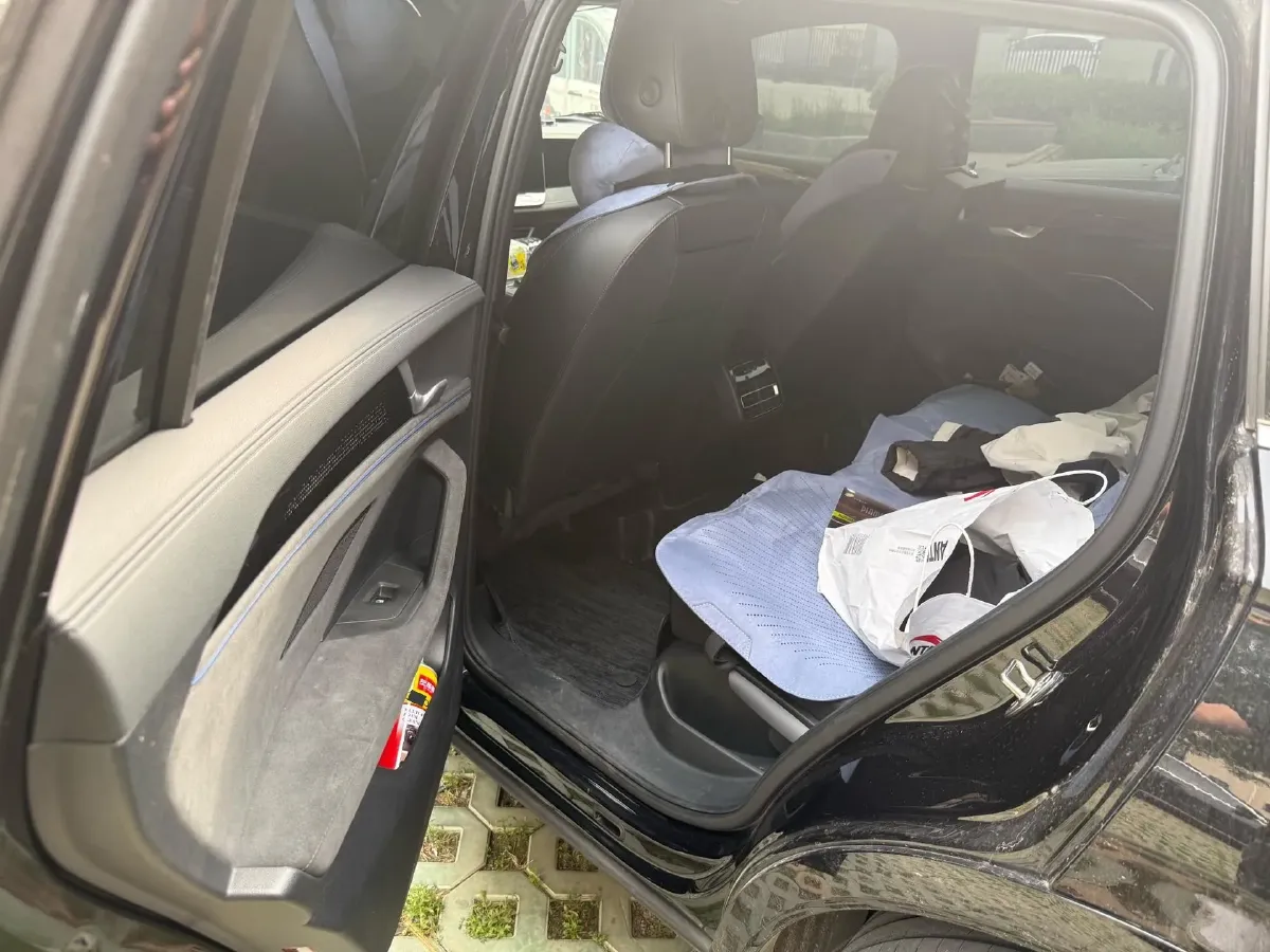 2024 Volkswagen Tiguan L 2.0T 186HP L4 7DCT,autocango,china used car exporter,china ev exporter,chinese used car exporter,chinese used ev exporter