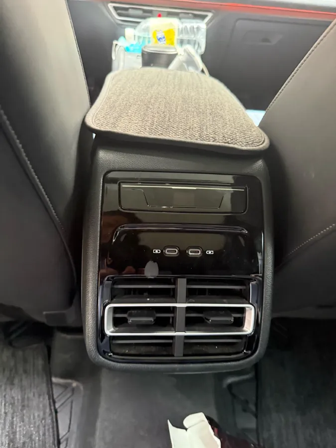 2024 Volkswagen Tiguan L 2.0T 186HP L4 7DCT,autocango,china used car exporter,china ev exporter,chinese used car exporter,chinese used ev exporter