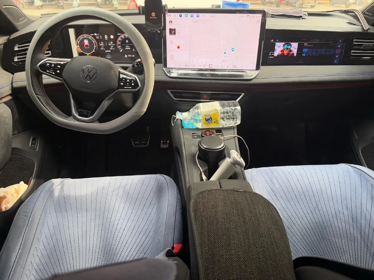 2024 Volkswagen Tiguan L 2.0T 186HP L4 7DCT,autocango,china used car exporter,china ev exporter,chinese used car exporter,chinese used ev exporter