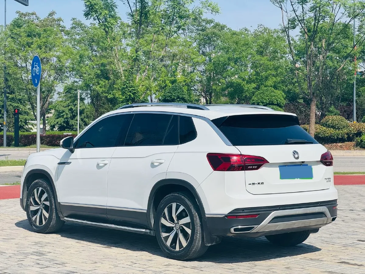 2019 MINI CLUBMAN 1.5T 102HP L3 6AT,autocango,china used car exporter,china ev exporter,chinese used car exporter,chinese used ev exporter