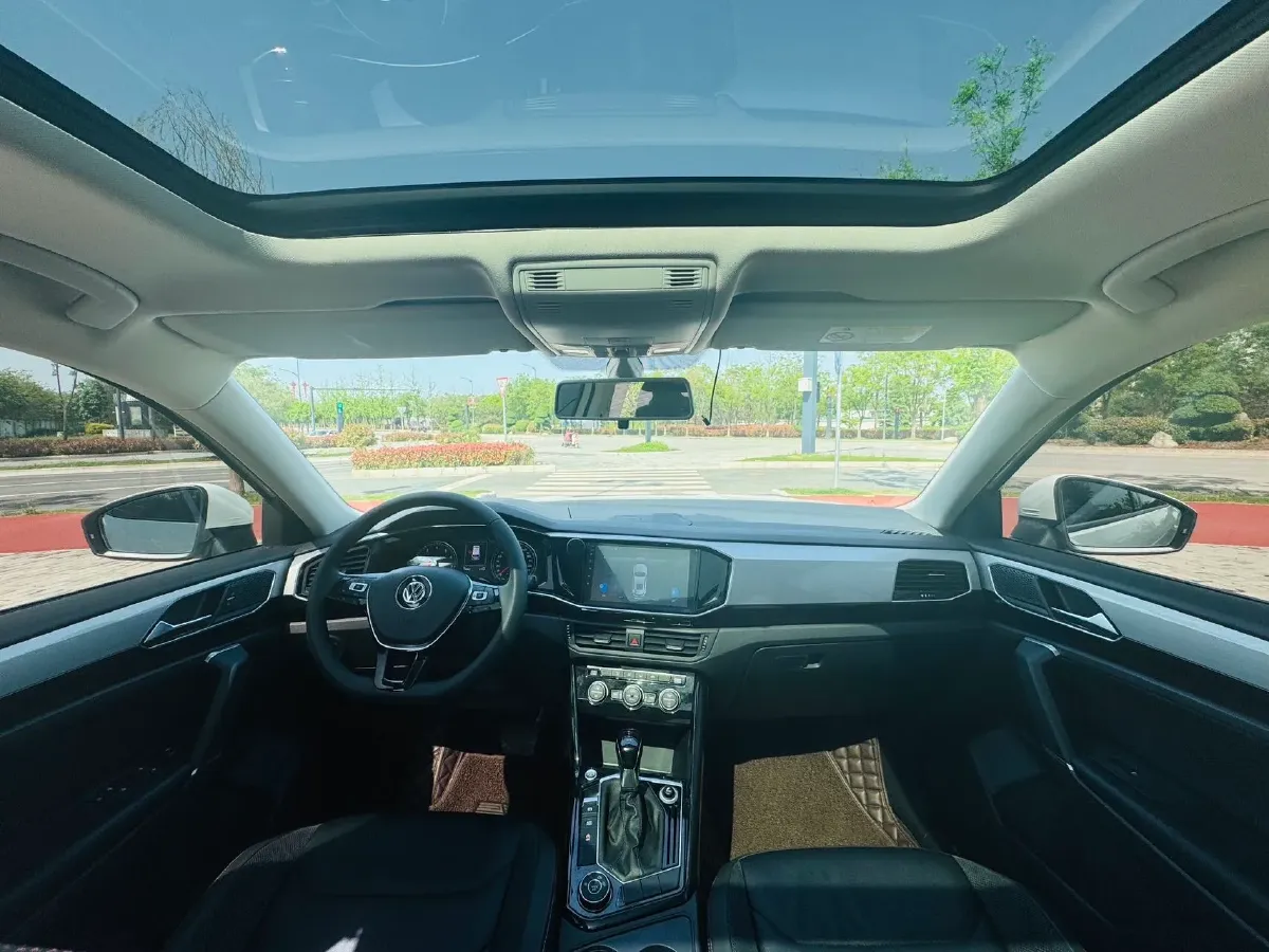 2019 MINI CLUBMAN 1.5T 102HP L3 6AT,autocango,china used car exporter,china ev exporter,chinese used car exporter,chinese used ev exporter