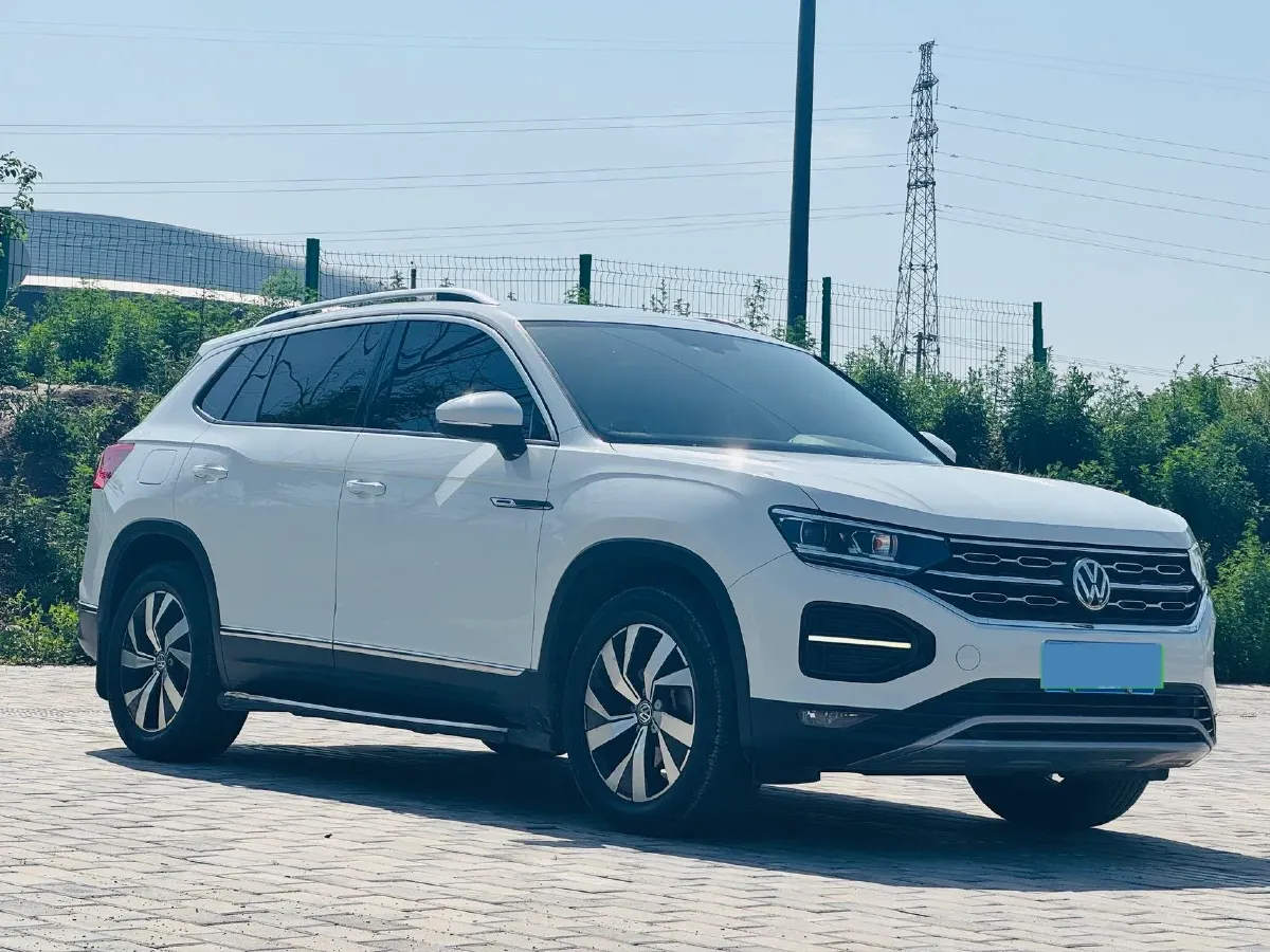 2019 MINI CLUBMAN 1.5T 102HP L3 6AT,autocango,china used car exporter,china ev exporter,chinese used car exporter,chinese used ev exporter