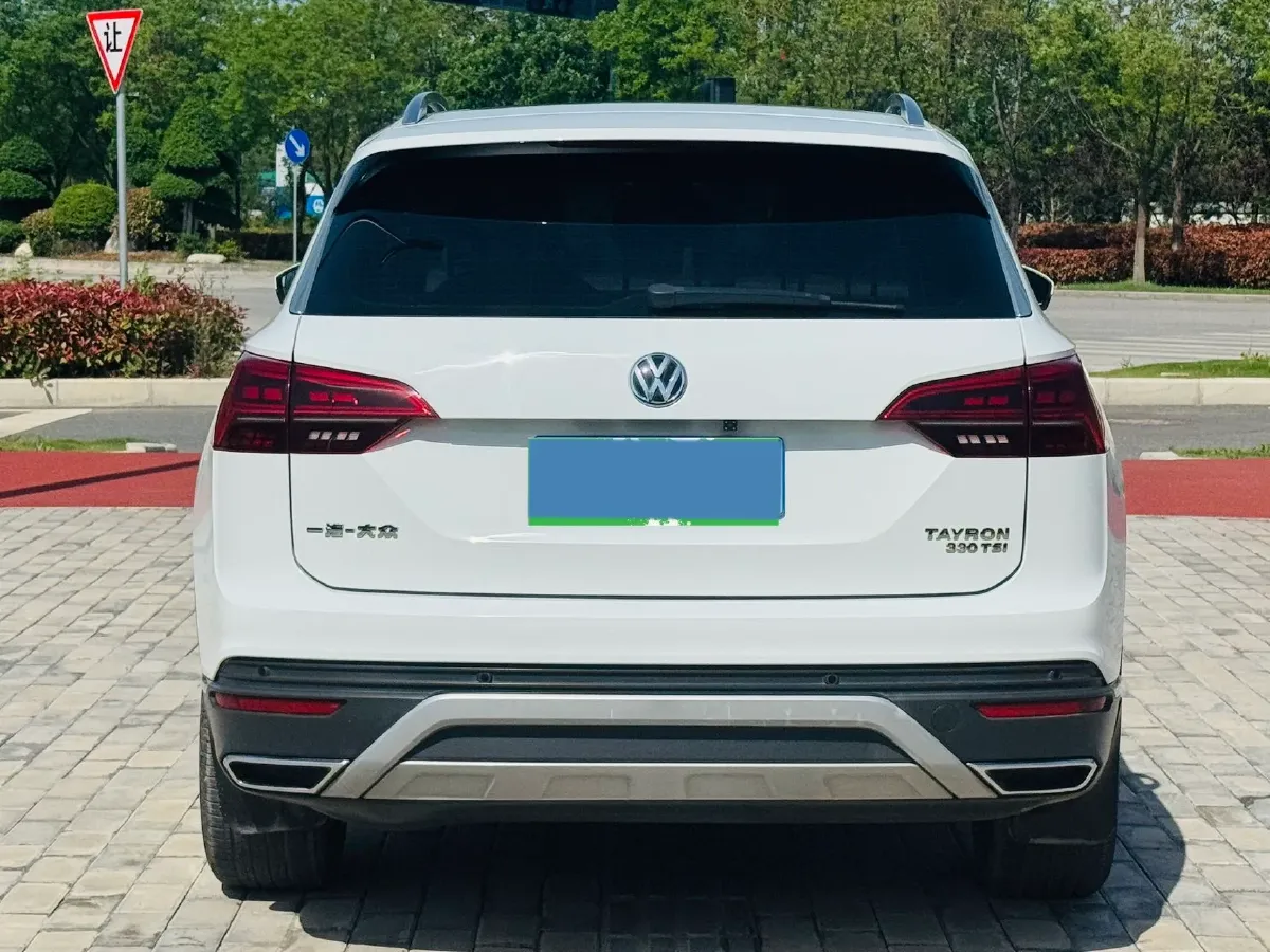 2019 MINI CLUBMAN 1.5T 102HP L3 6AT,autocango,china used car exporter,china ev exporter,chinese used car exporter,chinese used ev exporter