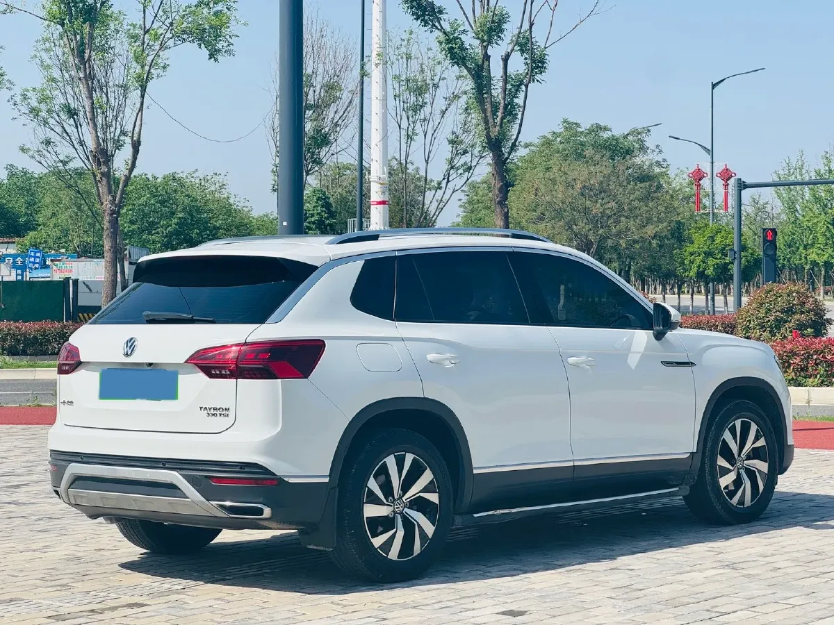 2019 MINI CLUBMAN 1.5T 102HP L3 6AT,autocango,china used car exporter,china ev exporter,chinese used car exporter,chinese used ev exporter