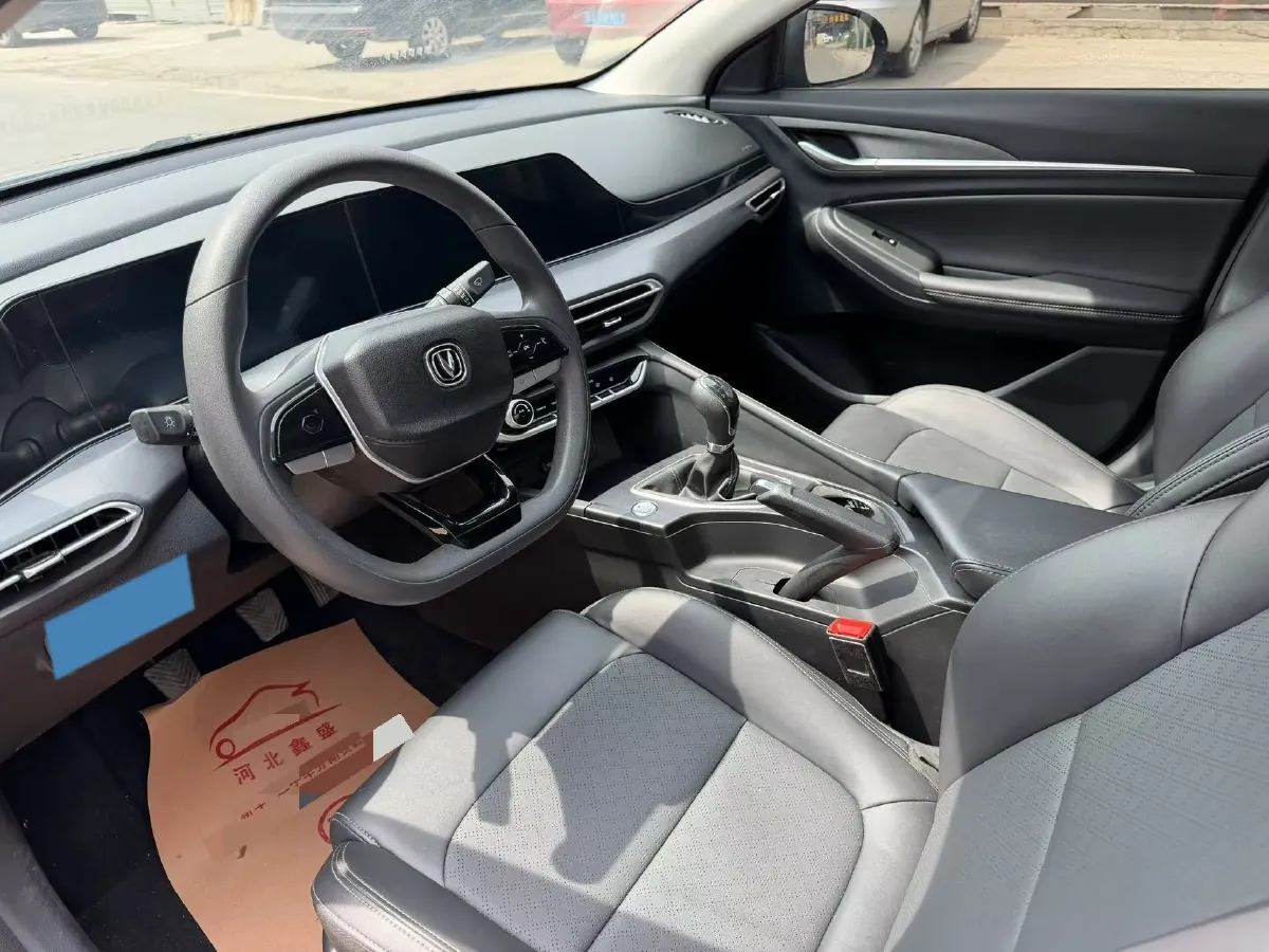 2022 ChangAn Eado 1.6L 128HP L4 5MT,autocango,china used car exporter,china ev exporter,chinese used car exporter,chinese used ev exporter