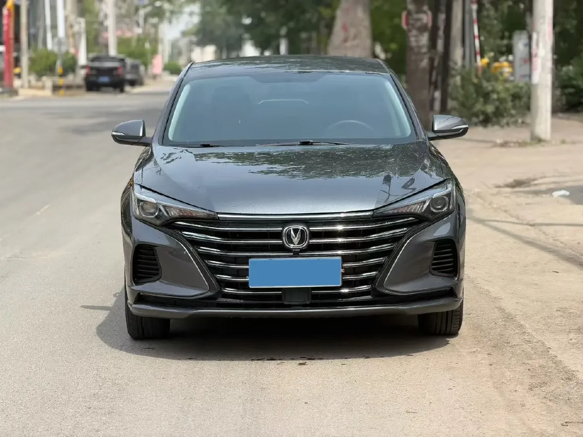 2022 ChangAn Eado 1.6L 128HP L4 5MT,autocango,china used car exporter,china ev exporter,chinese used car exporter,chinese used ev exporter