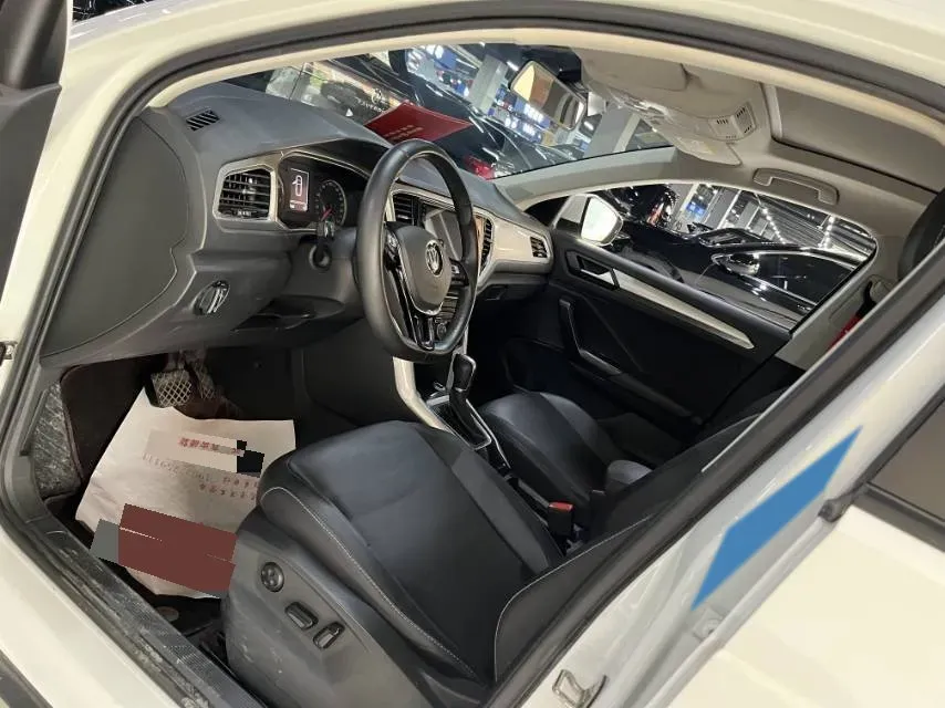 2020 Volkswagen T-Roc 1.4T 131HP L4 7DCT,autocango,china used car exporter,china ev exporter,chinese used car exporter,chinese used ev exporter