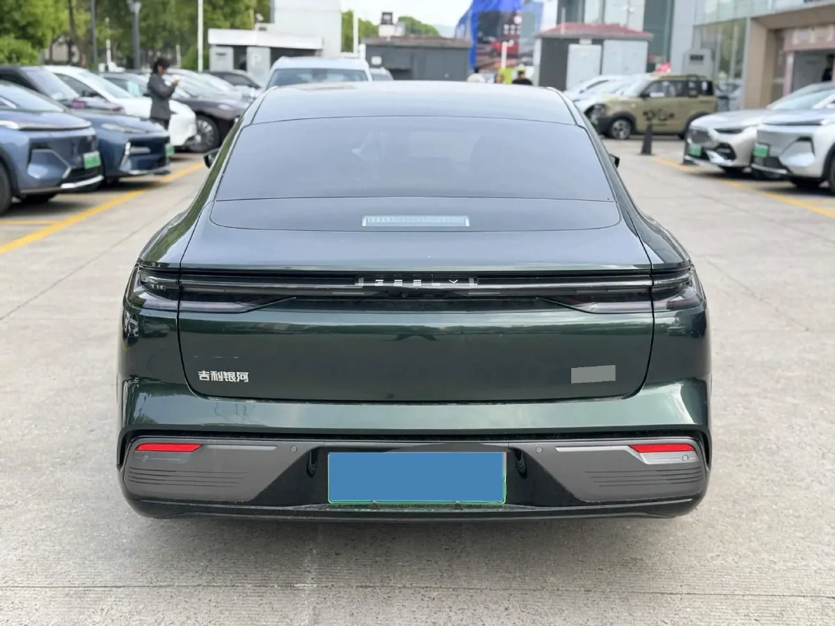 2025 Geely Galaxy Starshine 8 1.5T 163HP L4 3DHT PHEV 27.69KWH,autocango,china used car exporter,china ev exporter,chinese used car exporter,chinese used ev exporter