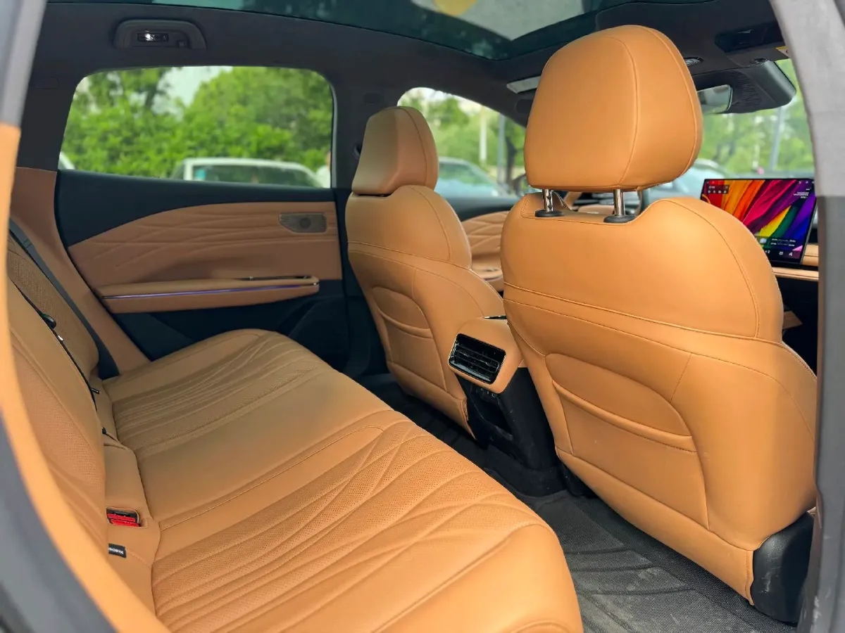 2025 Geely Galaxy Starshine 8 1.5T 163HP L4 3DHT PHEV 27.69KWH,autocango,china used car exporter,china ev exporter,chinese used car exporter,chinese used ev exporter