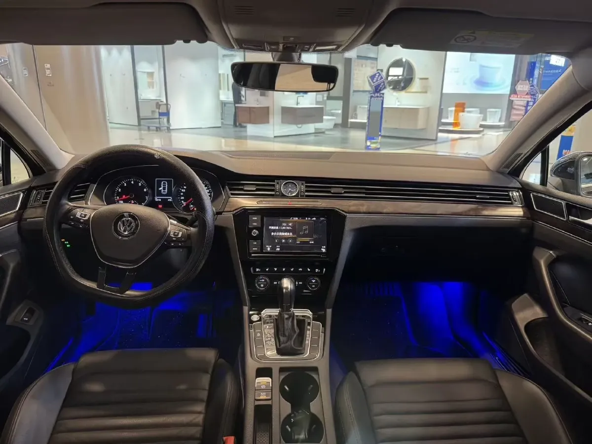 2019 Volkswagen Magotan 2.0T 186HP L4 7DCT,autocango,china used car exporter,china ev exporter,chinese used car exporter,chinese used ev exporter