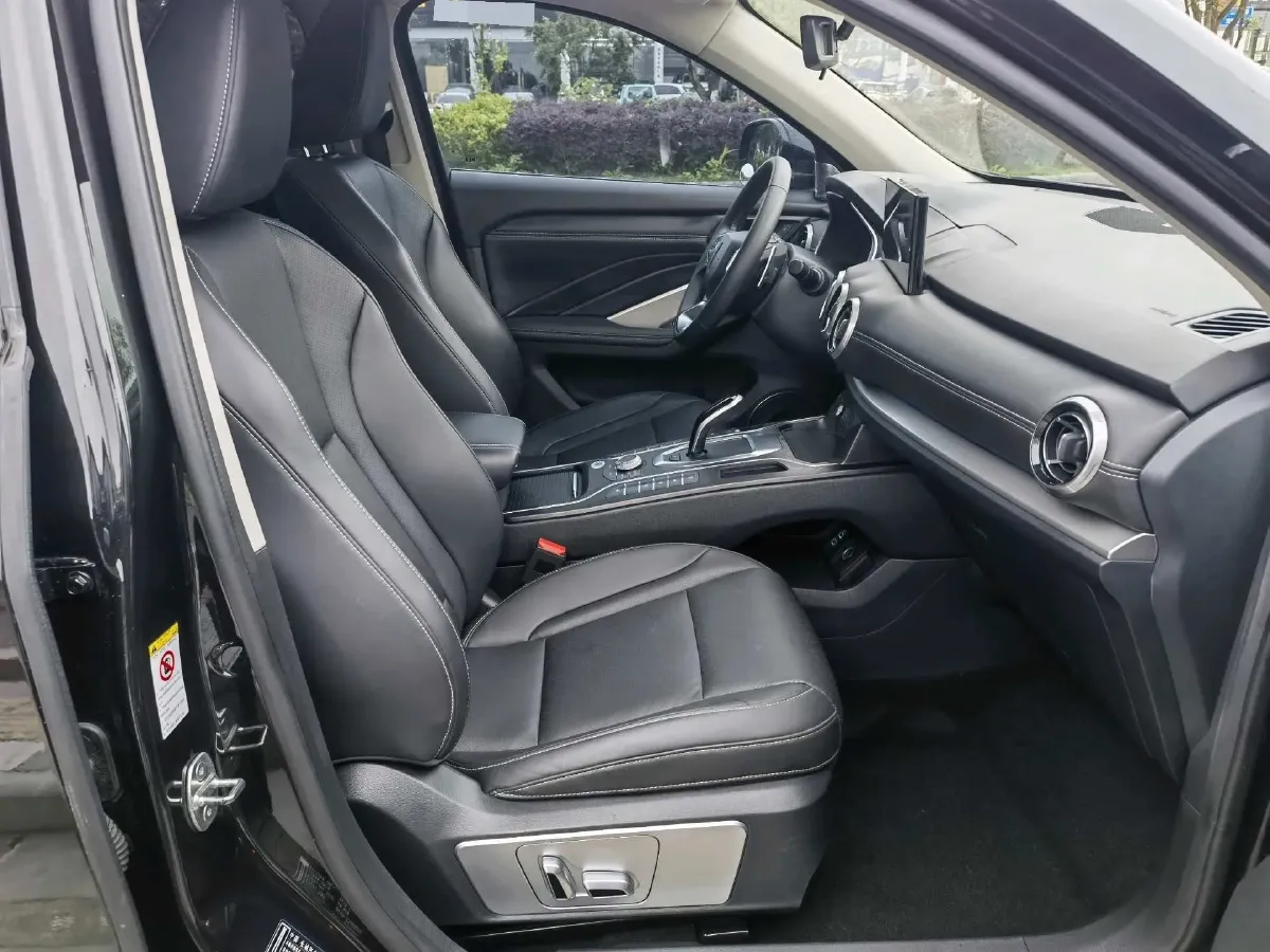 2020 WEY VV6 2.0T 227HP L4 7DCT,autocango,china used car exporter,china ev exporter,chinese used car exporter,chinese used ev exporter