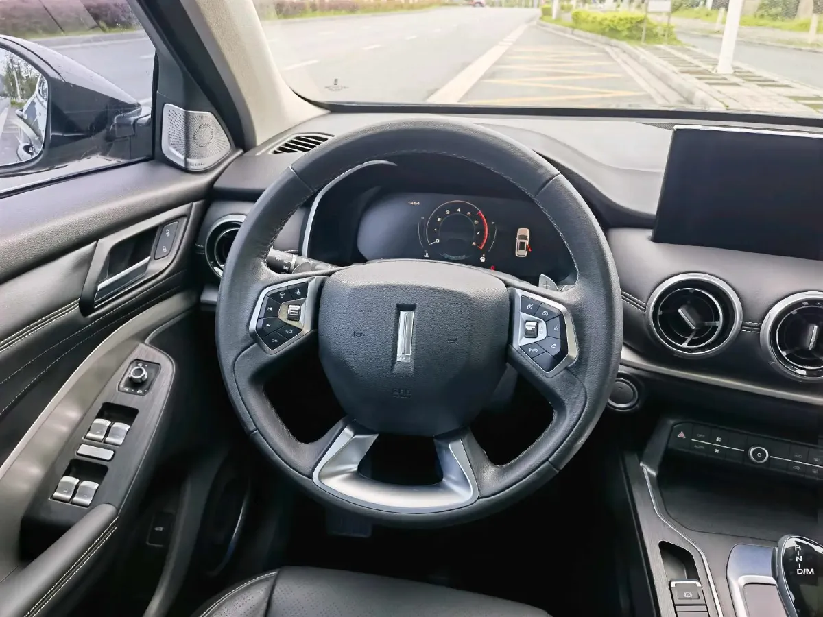 2020 WEY VV6 2.0T 227HP L4 7DCT,autocango,china used car exporter,china ev exporter,chinese used car exporter,chinese used ev exporter