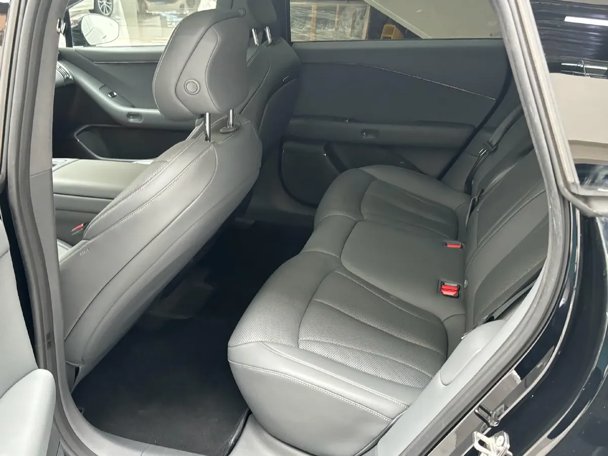 2024 Xpeng P7+ BEV 60.7KWH,autocango,china used car exporter,china ev exporter,chinese used car exporter,chinese used ev exporter