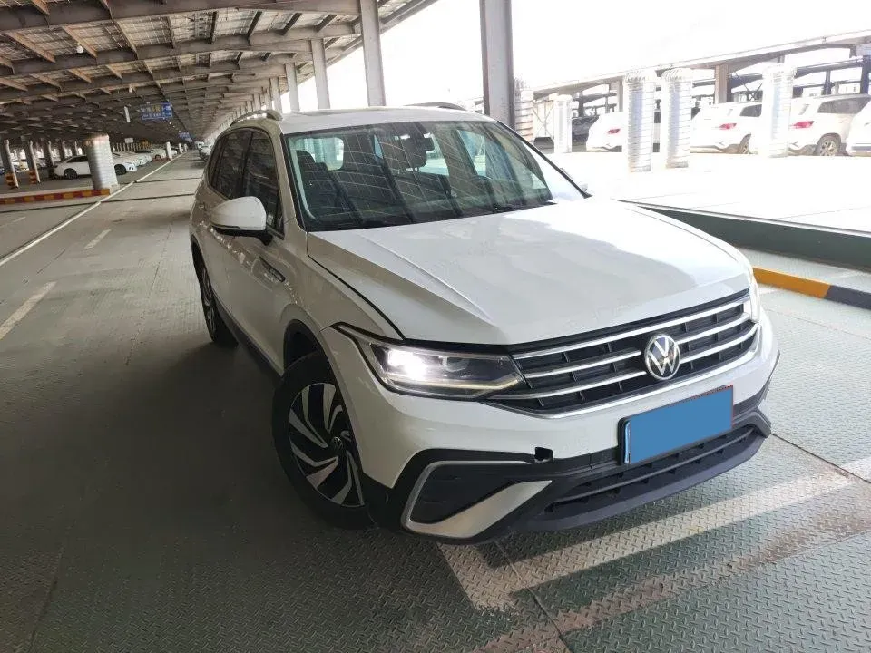 2023 Volkswagen Tiguan L 1.5T 160HP L4 7DCT,autocango,china used car exporter,china ev exporter,chinese used car exporter,chinese used ev exporter