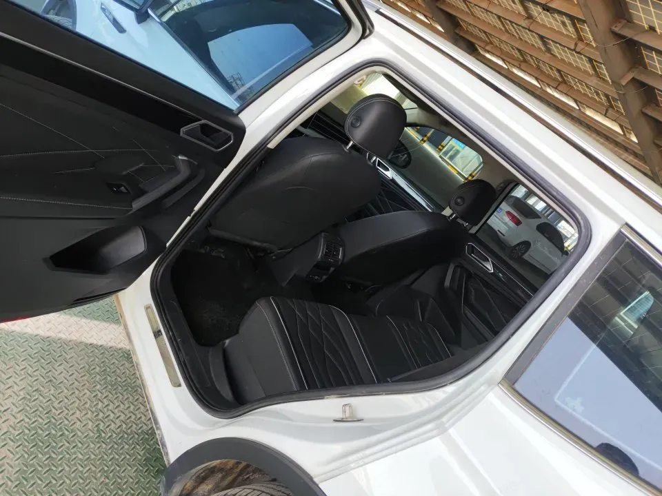 2023 Volkswagen Tiguan L 1.5T 160HP L4 7DCT,autocango,china used car exporter,china ev exporter,chinese used car exporter,chinese used ev exporter