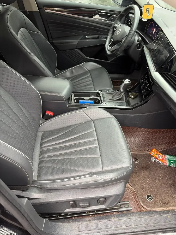 2024 Volkswagen Passat 2.0T 220HP L4 7DCT,autocango,china used car exporter,china ev exporter,chinese used car exporter,chinese used ev exporter