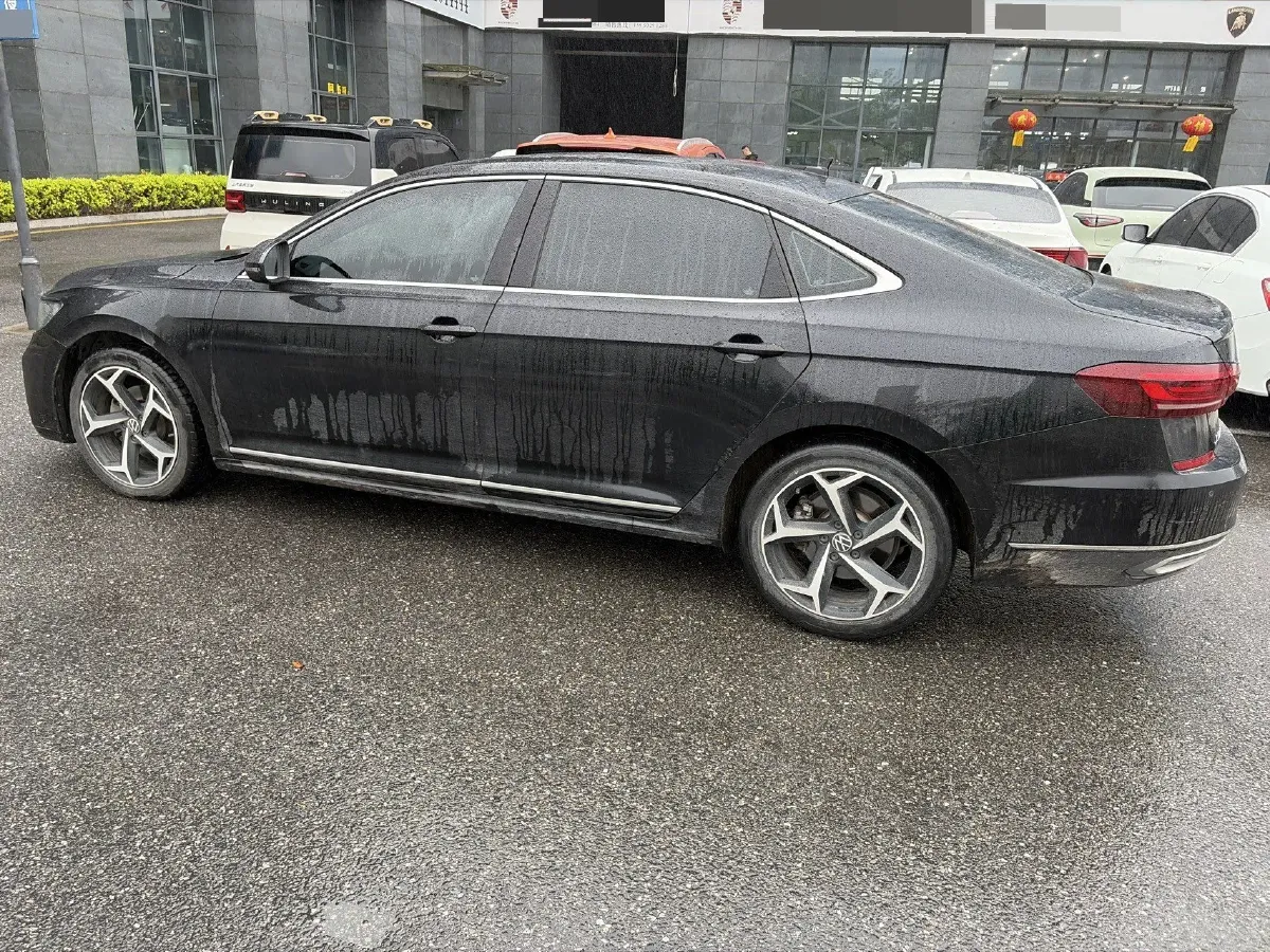 2024 Volkswagen Passat 2.0T 220HP L4 7DCT,autocango,china used car exporter,china ev exporter,chinese used car exporter,chinese used ev exporter