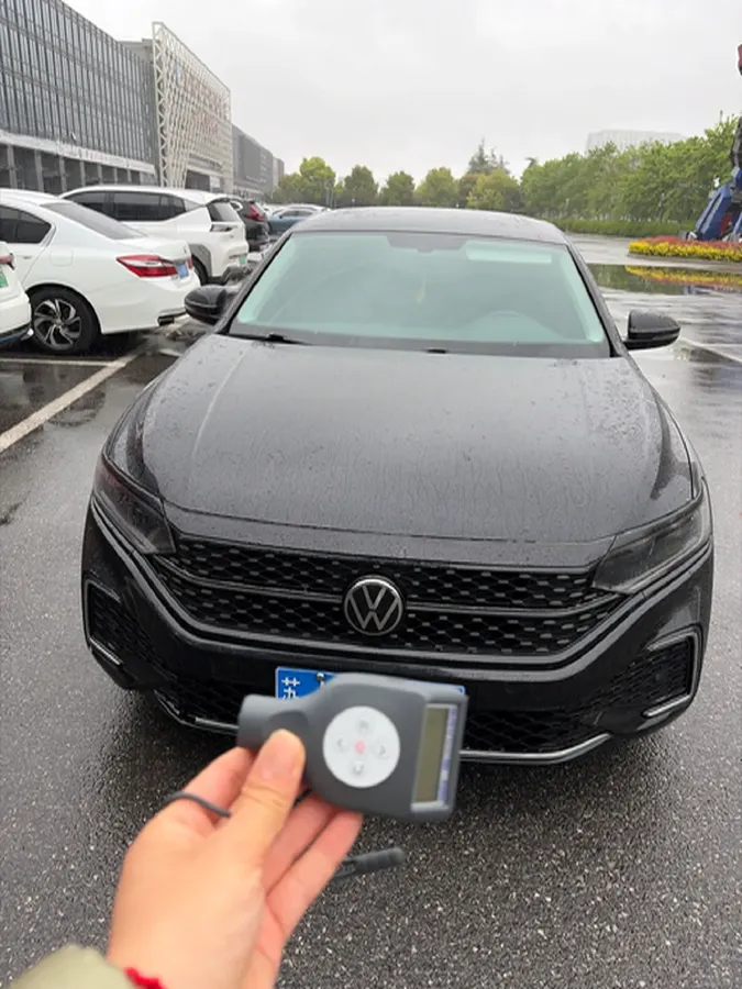 2024 Volkswagen Passat 2.0T 220HP L4 7DCT,autocango,china used car exporter,china ev exporter,chinese used car exporter,chinese used ev exporter