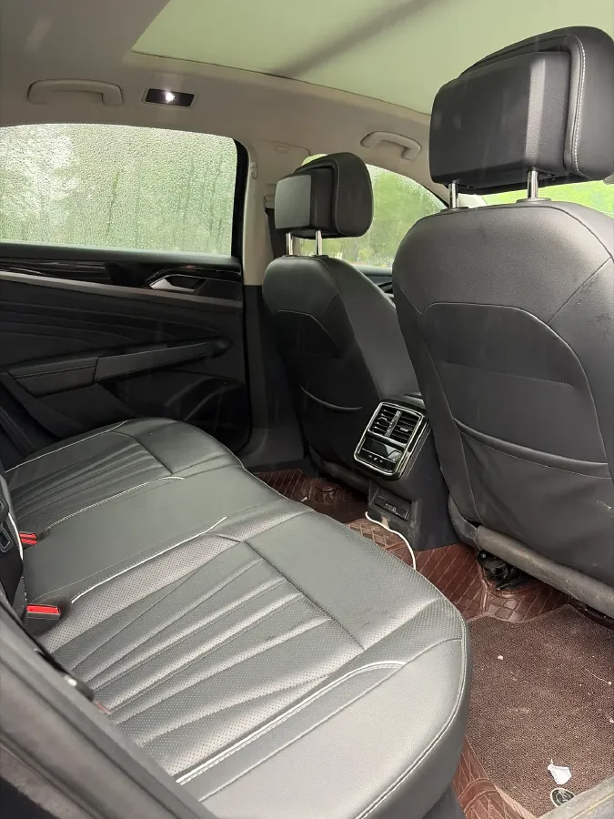 2024 Volkswagen Passat 2.0T 220HP L4 7DCT,autocango,china used car exporter,china ev exporter,chinese used car exporter,chinese used ev exporter