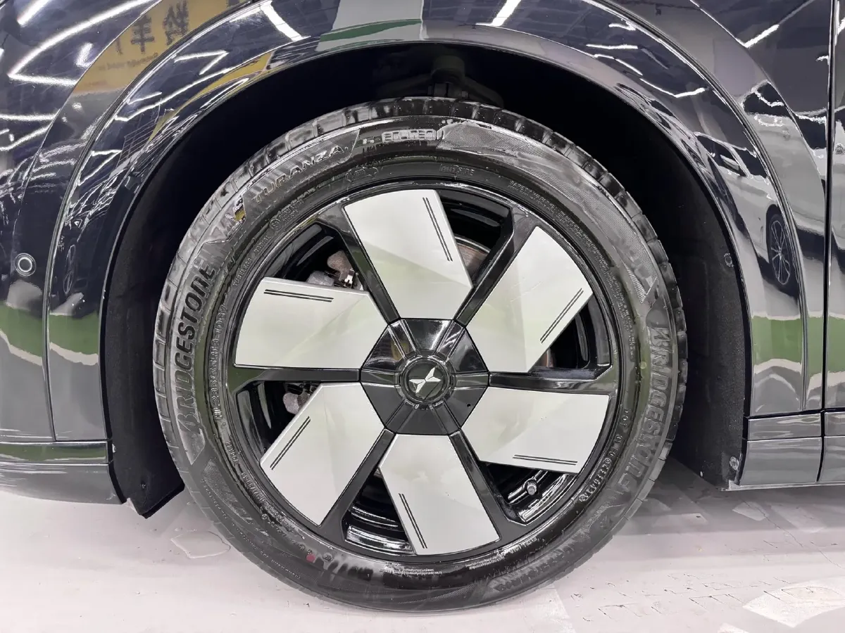 2024 Xpeng X9 BEV 101.5KWH,autocango,china used car exporter,china ev exporter,chinese used car exporter,chinese used ev exporter