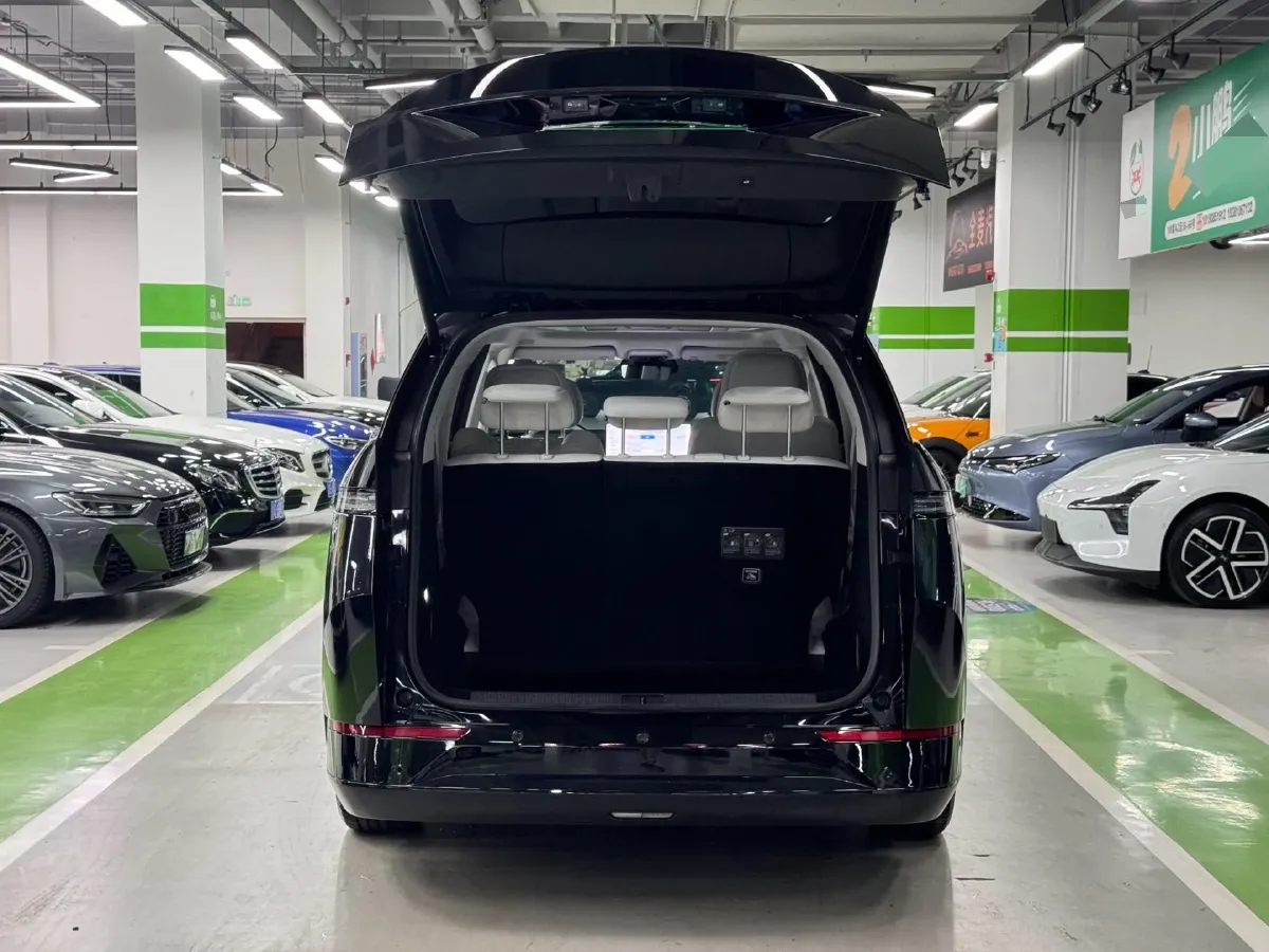 2024 Xpeng X9 BEV 101.5KWH,autocango,china used car exporter,china ev exporter,chinese used car exporter,chinese used ev exporter