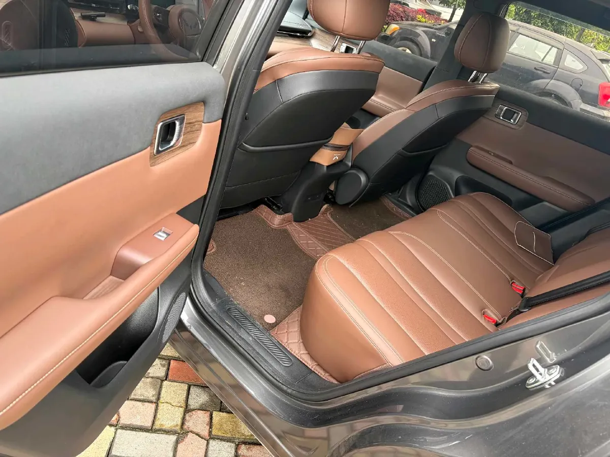 2025 WuLing XingGuangS 1.5L 106HP L4 E-CVT PHEV,autocango,china used car exporter,china ev exporter,chinese used car exporter,chinese used ev exporter