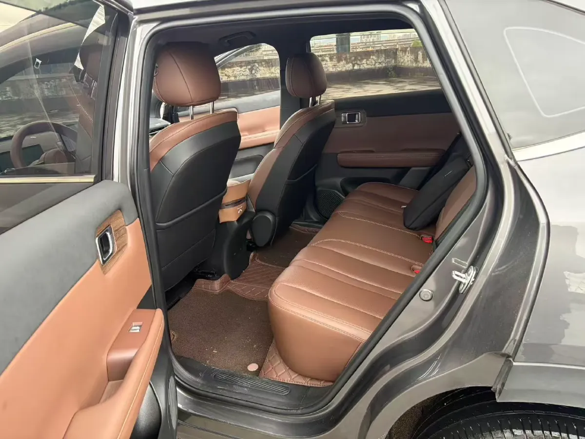 2025 WuLing XingGuangS 1.5L 106HP L4 E-CVT PHEV,autocango,china used car exporter,china ev exporter,chinese used car exporter,chinese used ev exporter