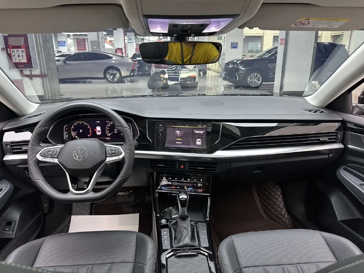 2025 Volkswagen Passat 2.0T 186HP L4 7DCT,autocango,china used car exporter,china ev exporter,chinese used car exporter,chinese used ev exporter