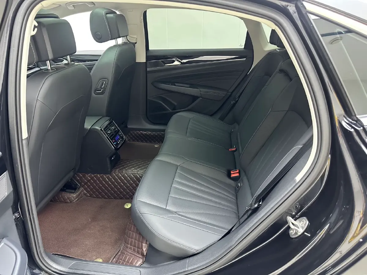 2025 Volkswagen Passat 2.0T 186HP L4 7DCT,autocango,china used car exporter,china ev exporter,chinese used car exporter,chinese used ev exporter