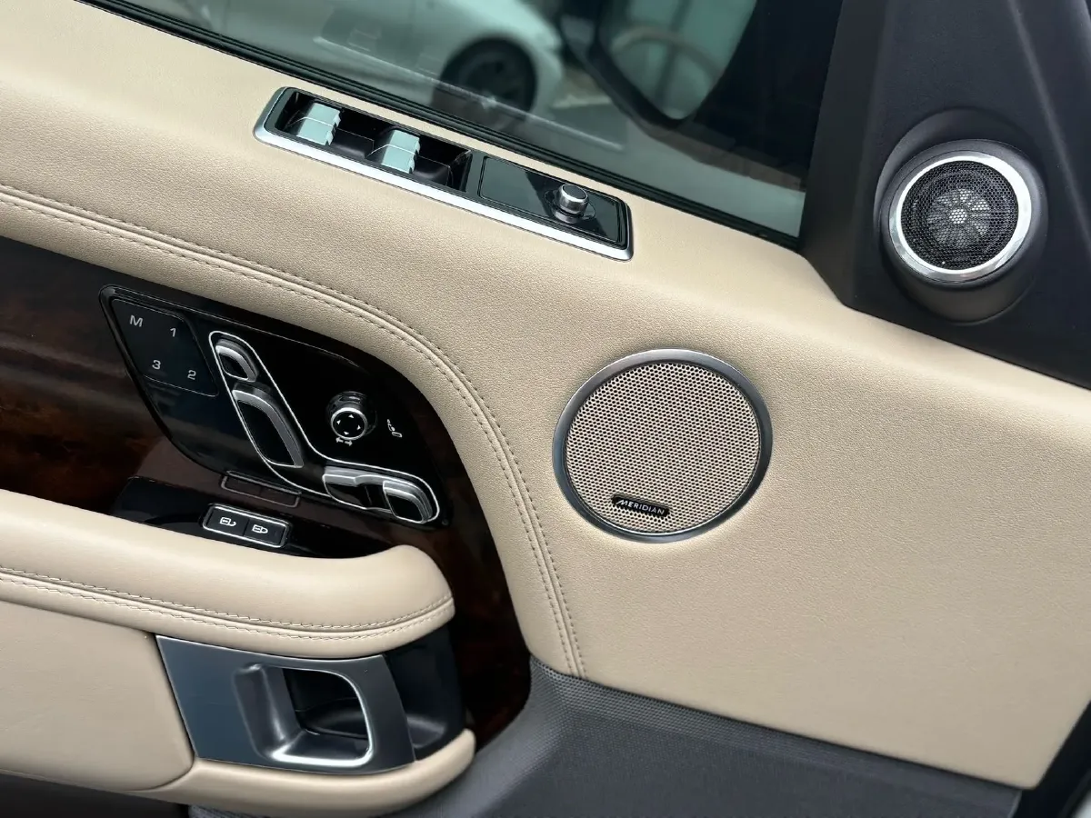 2021 Land Rover Range Rover 3.0T 400HP L6 8AT,autocango,china used car exporter,china ev exporter,chinese used car exporter,chinese used ev exporter