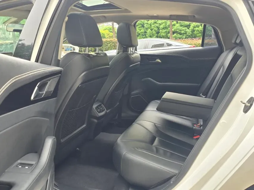 2019 HongQi H5 1.8T 180HP L4 6AT,autocango,china used car exporter,china ev exporter,chinese used car exporter,chinese used ev exporter