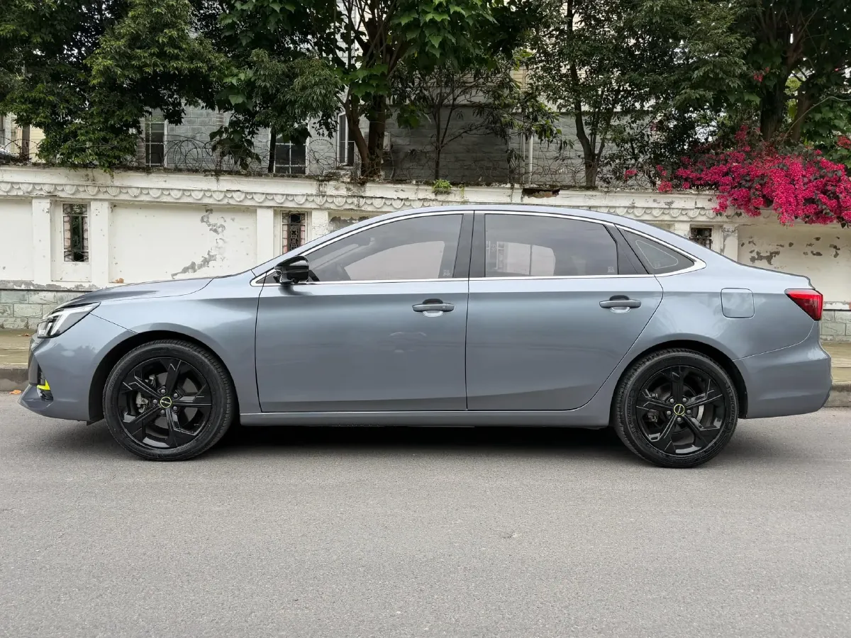 2020 Roewe i6 MAX 1.5T 173HP L4 7DCT,autocango,china used car exporter,china ev exporter,chinese used car exporter,chinese used ev exporter