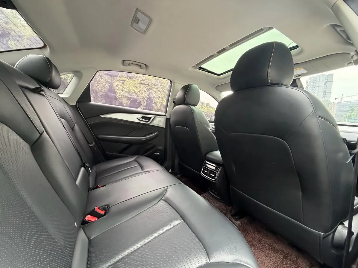 2020 Roewe i6 MAX 1.5T 173HP L4 7DCT,autocango,china used car exporter,china ev exporter,chinese used car exporter,chinese used ev exporter