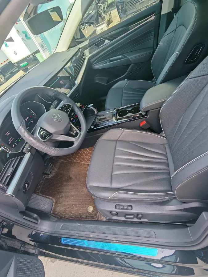 2024 Volkswagen Passat 2.0T 220HP L4 7DCT,autocango,china used car exporter,china ev exporter,chinese used car exporter,chinese used ev exporter