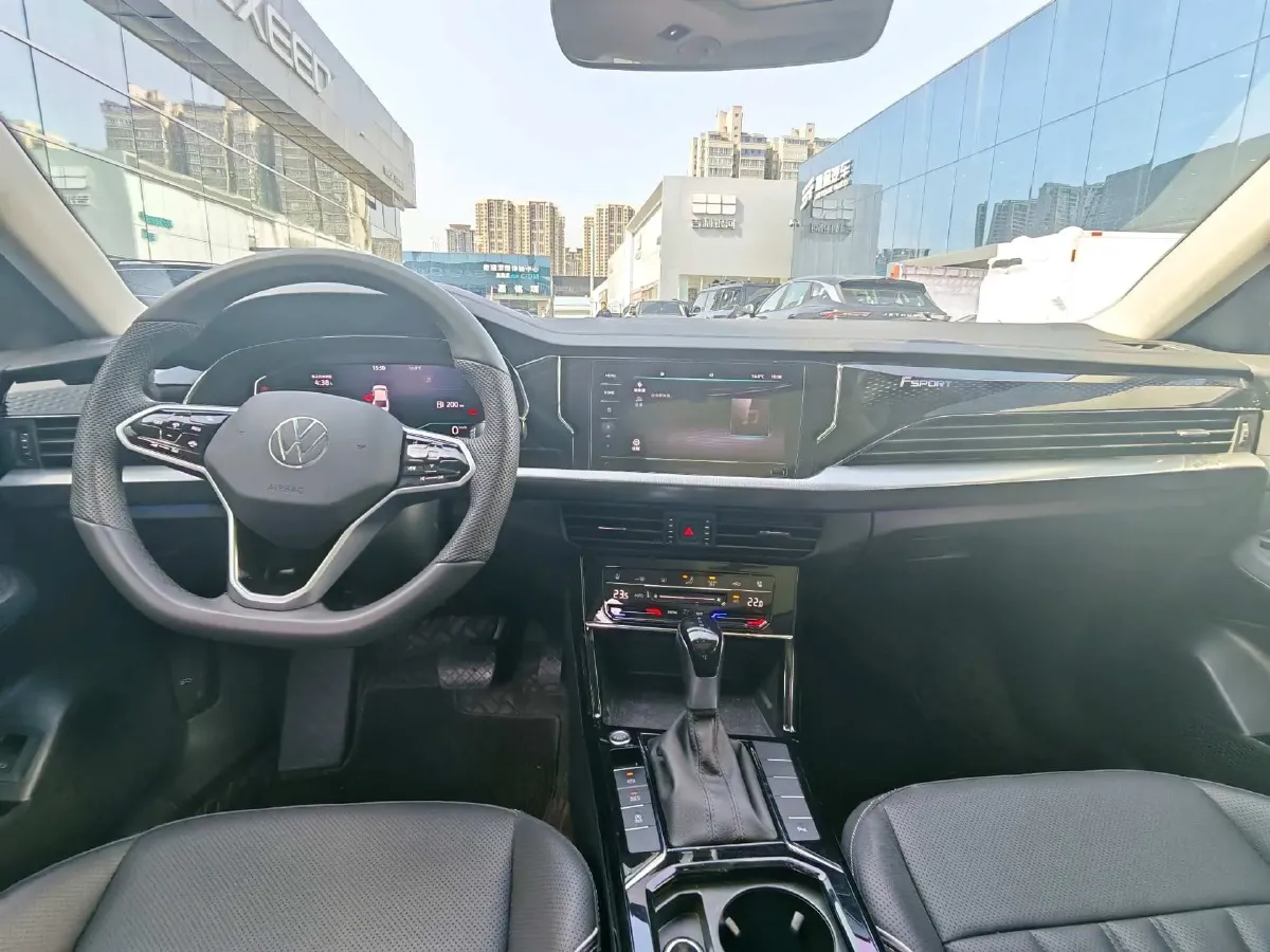 2024 Volkswagen Passat 2.0T 220HP L4 7DCT,autocango,china used car exporter,china ev exporter,chinese used car exporter,chinese used ev exporter