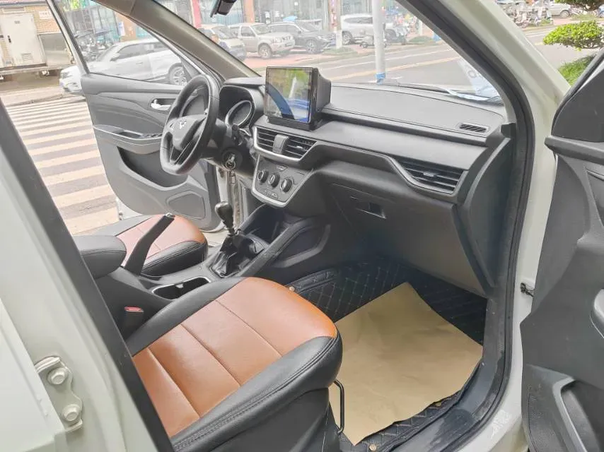 2019 WuLing HongGuang S3 1.5L 99HP L4 6MT,autocango,china used car exporter,china ev exporter,chinese used car exporter,chinese used ev exporter