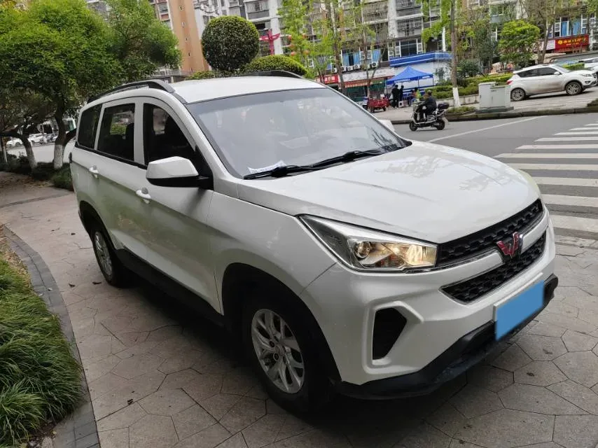 2019 WuLing HongGuang S3 1.5L 99HP L4 6MT,autocango,china used car exporter,china ev exporter,chinese used car exporter,chinese used ev exporter