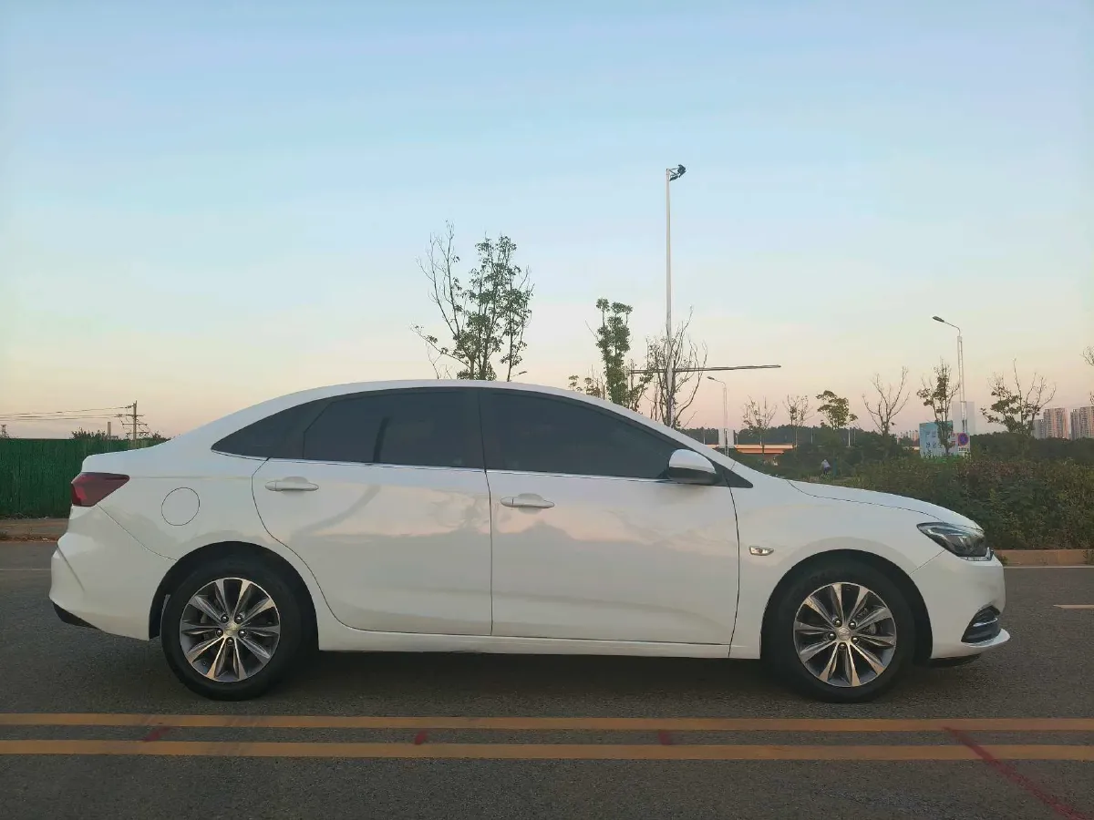 2020 Chevrolet Monza 1.5L 113HP L4 6AT,autocango,china used car exporter,china ev exporter,chinese used car exporter,chinese used ev exporter