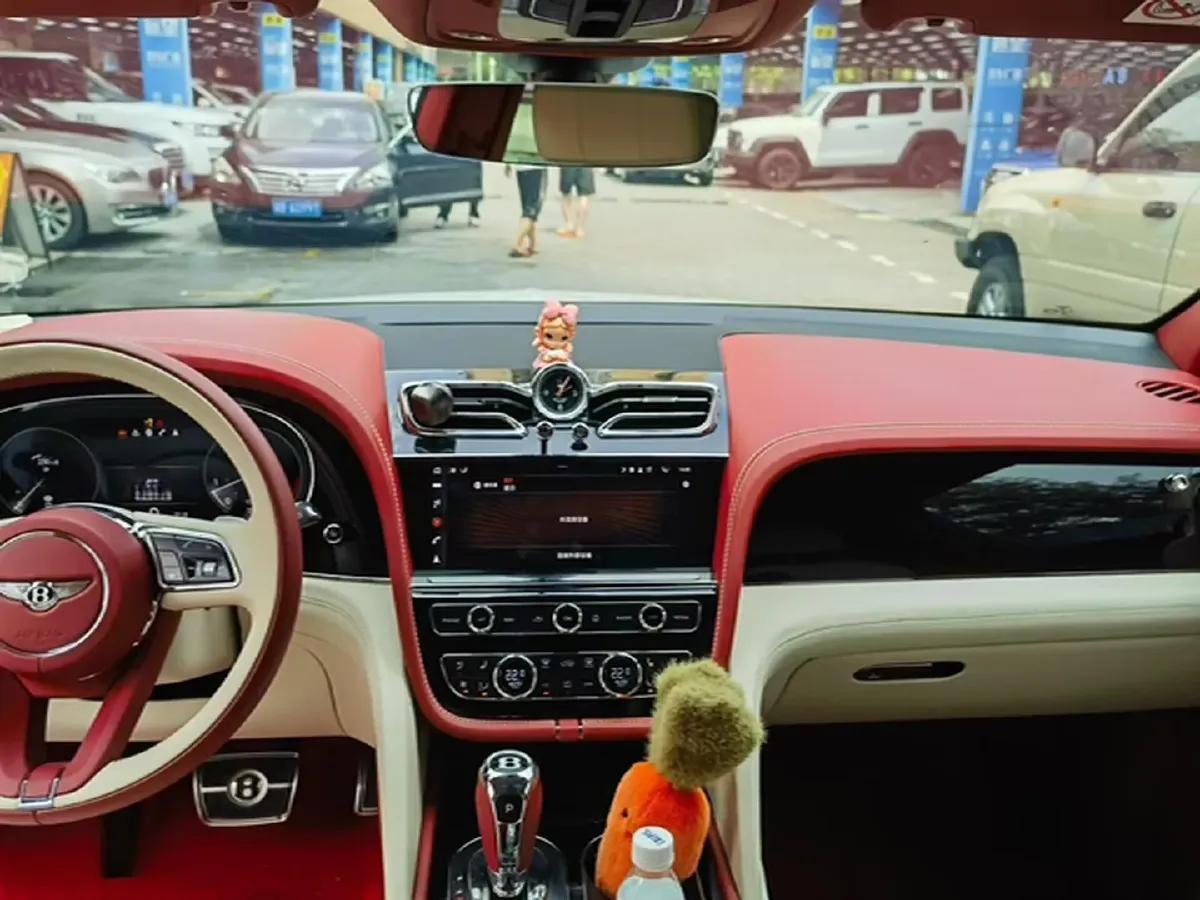 2022 Bentley Bentayga 4.0T 550HP V8 8AT,autocango,china used car exporter,china ev exporter,chinese used car exporter,chinese used ev exporter