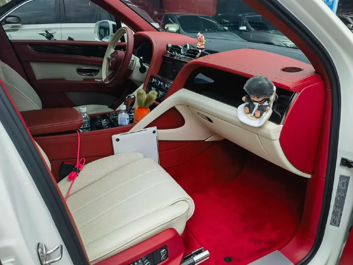 2022 Bentley Bentayga 4.0T 550HP V8 8AT,autocango,china used car exporter,china ev exporter,chinese used car exporter,chinese used ev exporter