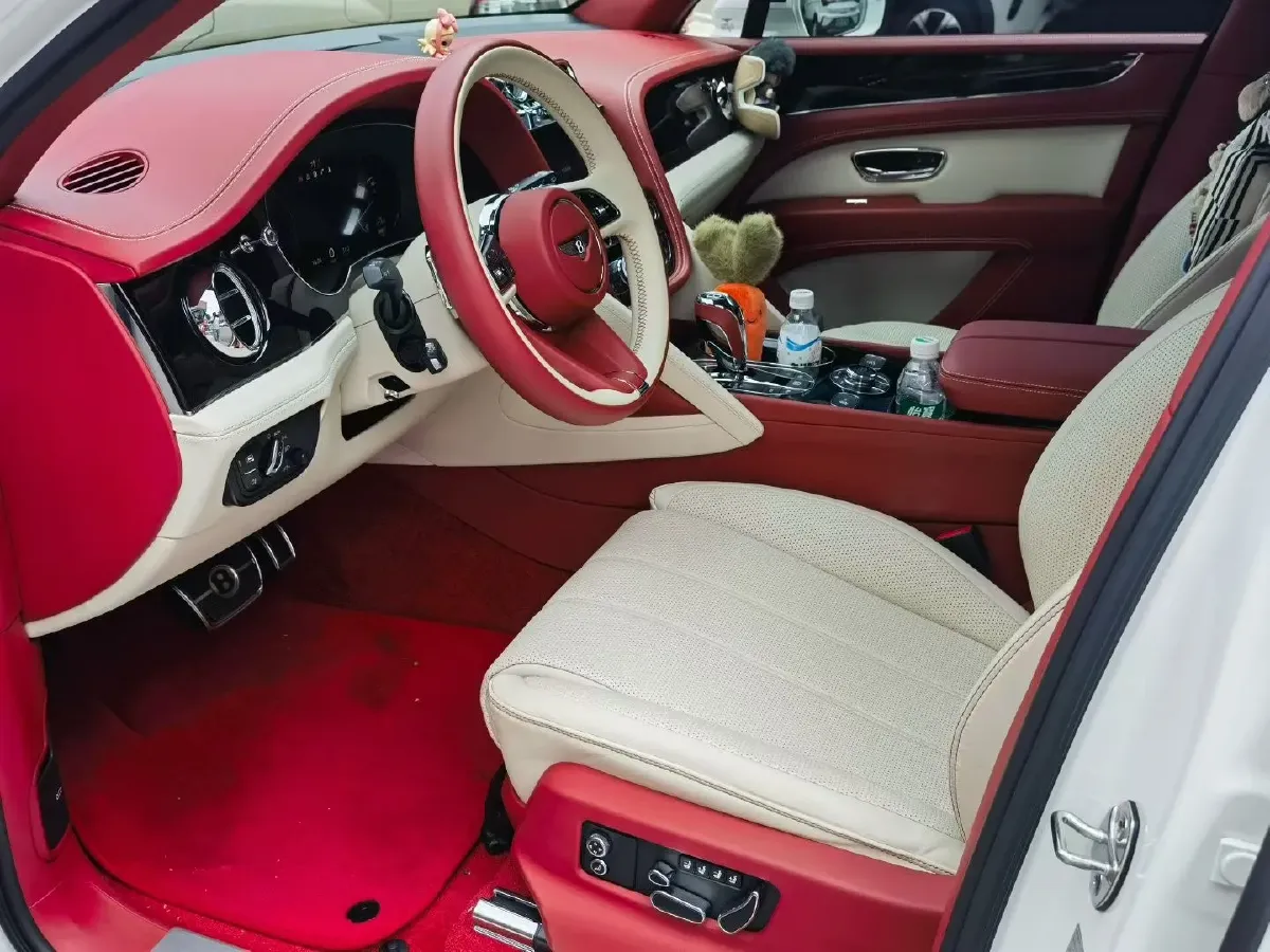 2022 Bentley Bentayga 4.0T 550HP V8 8AT,autocango,china used car exporter,china ev exporter,chinese used car exporter,chinese used ev exporter