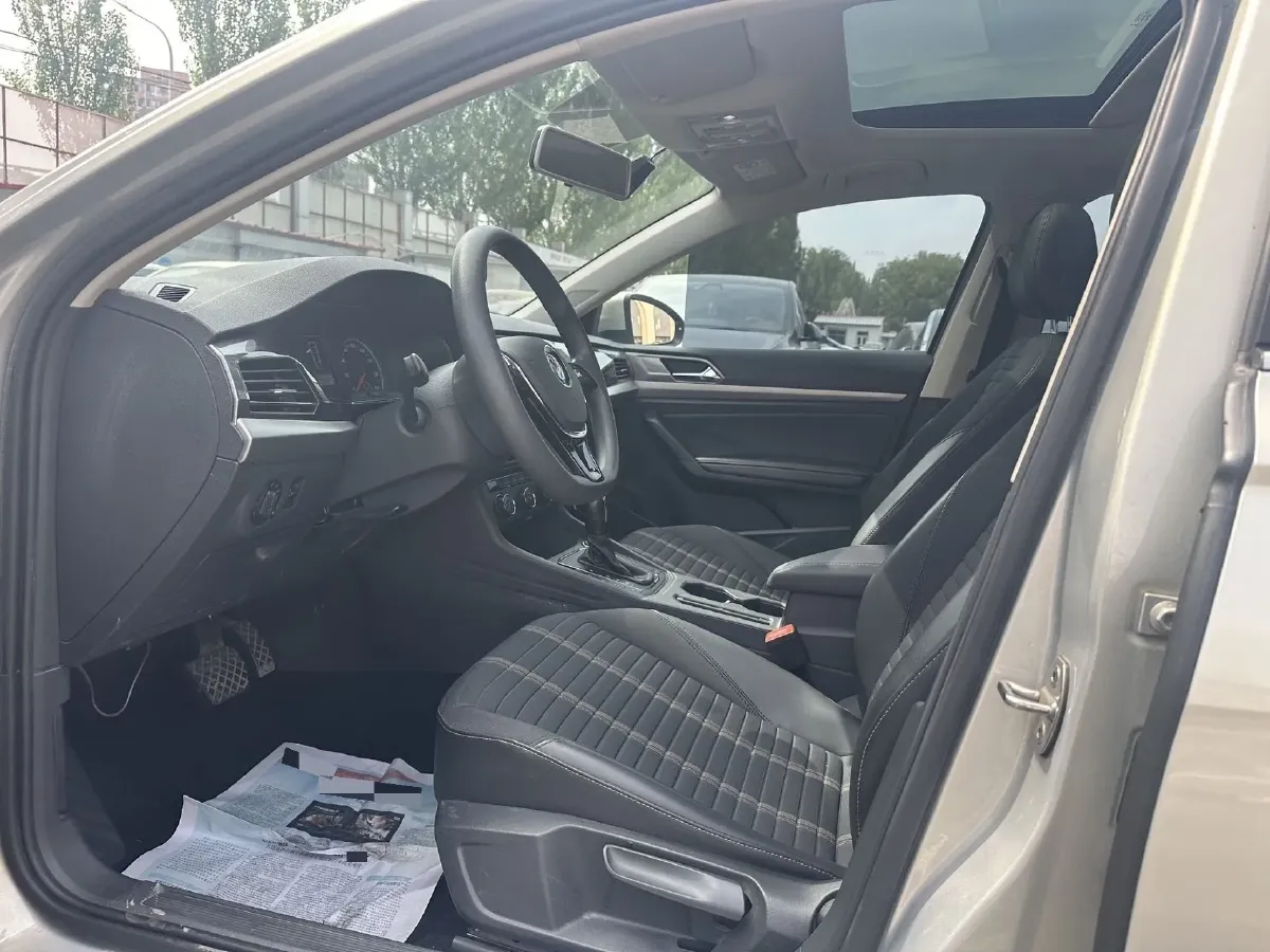 2018 Skoda Karoq 1.4T 150HP L4 7DCT,autocango,china used car exporter,china ev exporter,chinese used car exporter,chinese used ev exporter