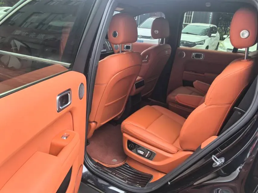 2024 Volvo S60 2.0T 197HP L4 7DCT,autocango,china used car exporter,china ev exporter,chinese used car exporter,chinese used ev exporter