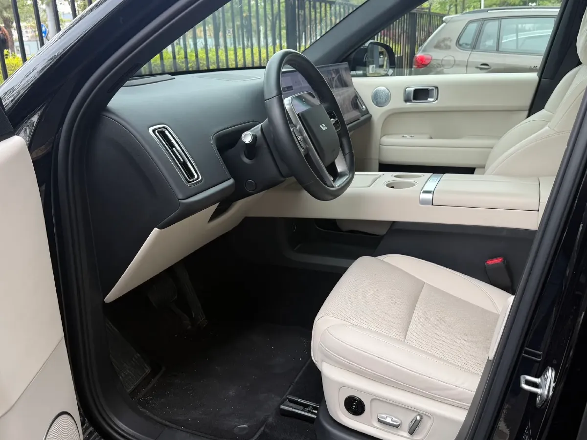 2024 Li L6 Range Extended 154HP L4 REEV 36.8KWH,autocango,china used car exporter,china ev exporter,chinese used car exporter,chinese used ev exporter