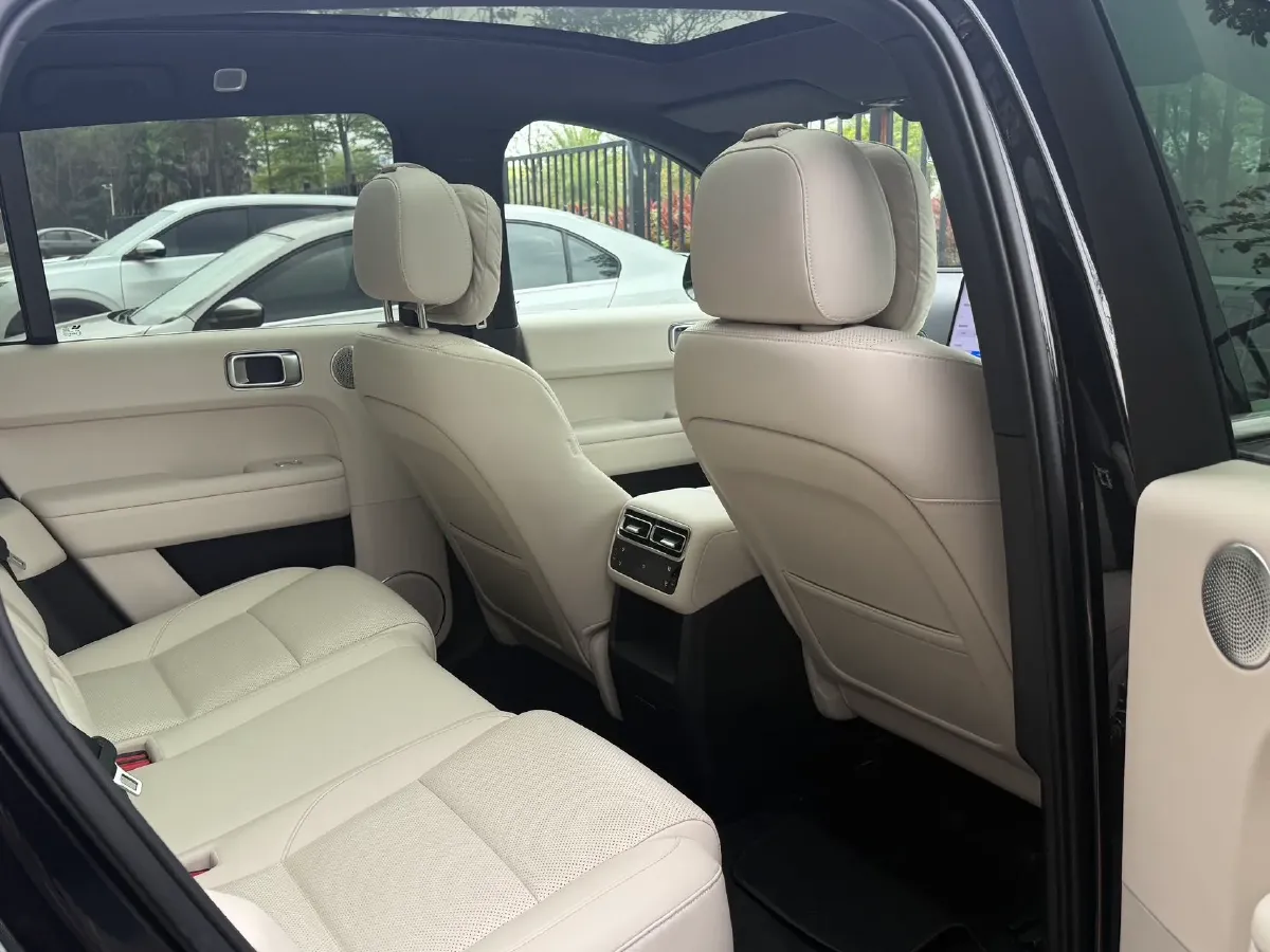 2024 Li L6 Range Extended 154HP L4 REEV 36.8KWH,autocango,china used car exporter,china ev exporter,chinese used car exporter,chinese used ev exporter