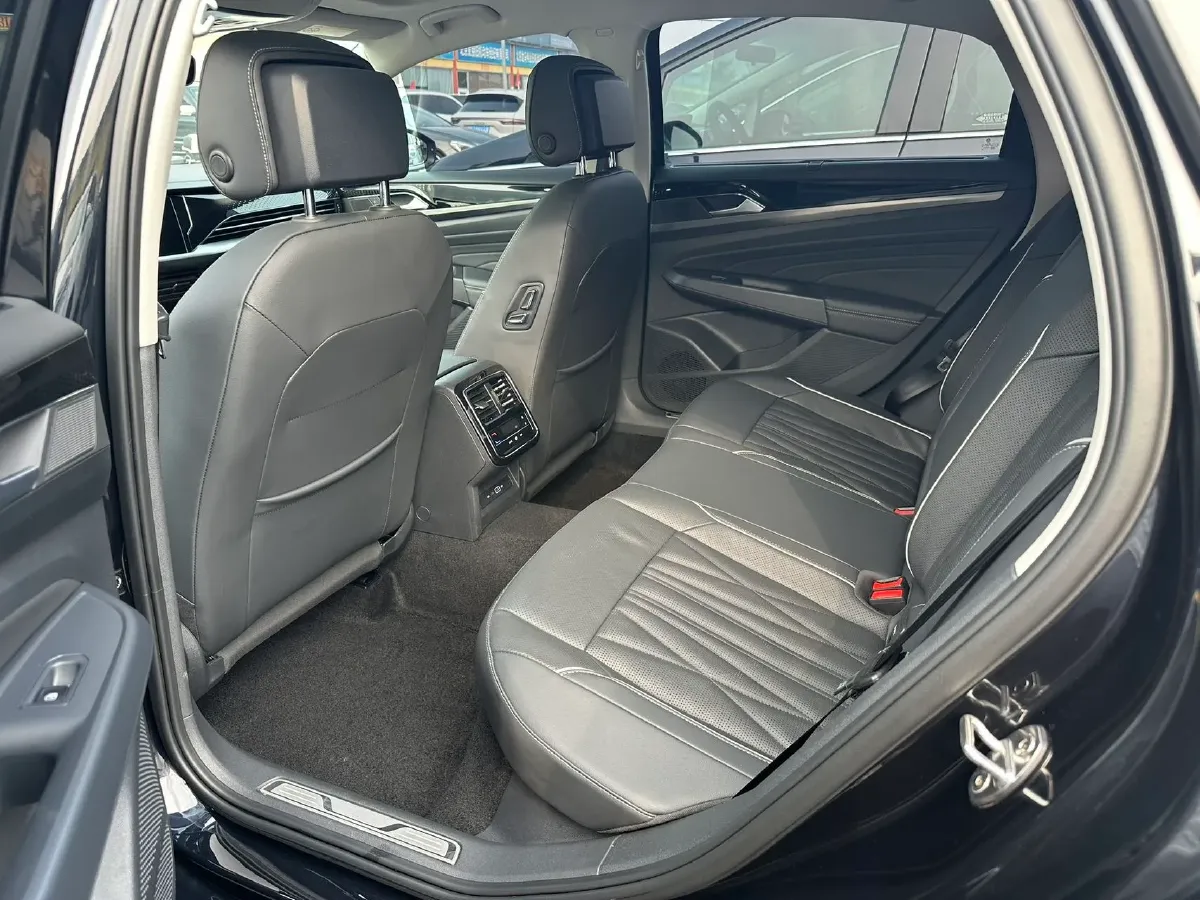 2022 Xpeng P7 BEV 60.2KWH,autocango,china used car exporter,china ev exporter,chinese used car exporter,chinese used ev exporter