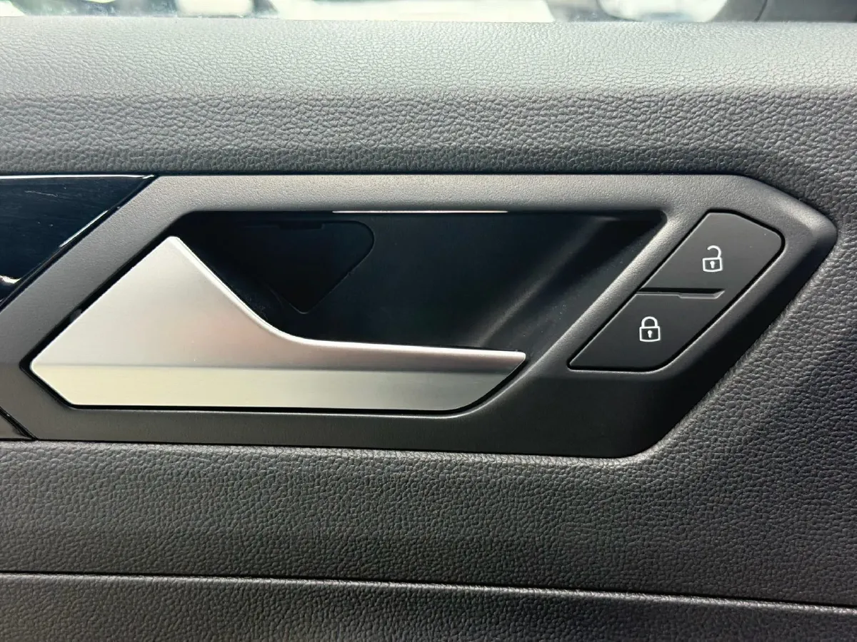 2022 Volkswagen T-Roc 1.4T 150HP L4 7DCT,autocango,china used car exporter,china ev exporter,chinese used car exporter,chinese used ev exporter