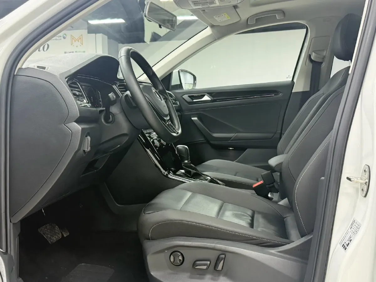 2022 Volkswagen T-Roc 1.4T 150HP L4 7DCT,autocango,china used car exporter,china ev exporter,chinese used car exporter,chinese used ev exporter