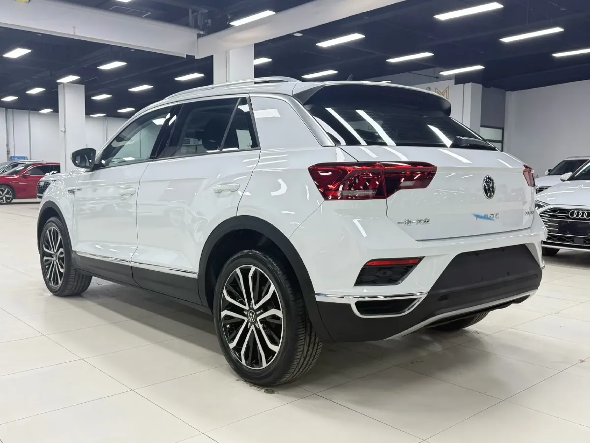 2022 Volkswagen T-Roc 1.4T 150HP L4 7DCT,autocango,china used car exporter,china ev exporter,chinese used car exporter,chinese used ev exporter